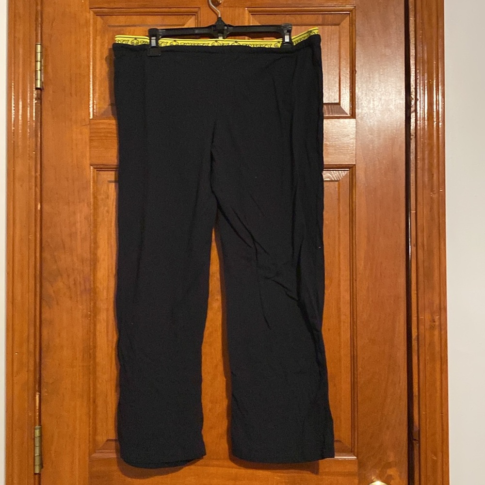 Warner Bros. Black & Yellow Tweety Bird Pajama Pants - Picture 2 of 6